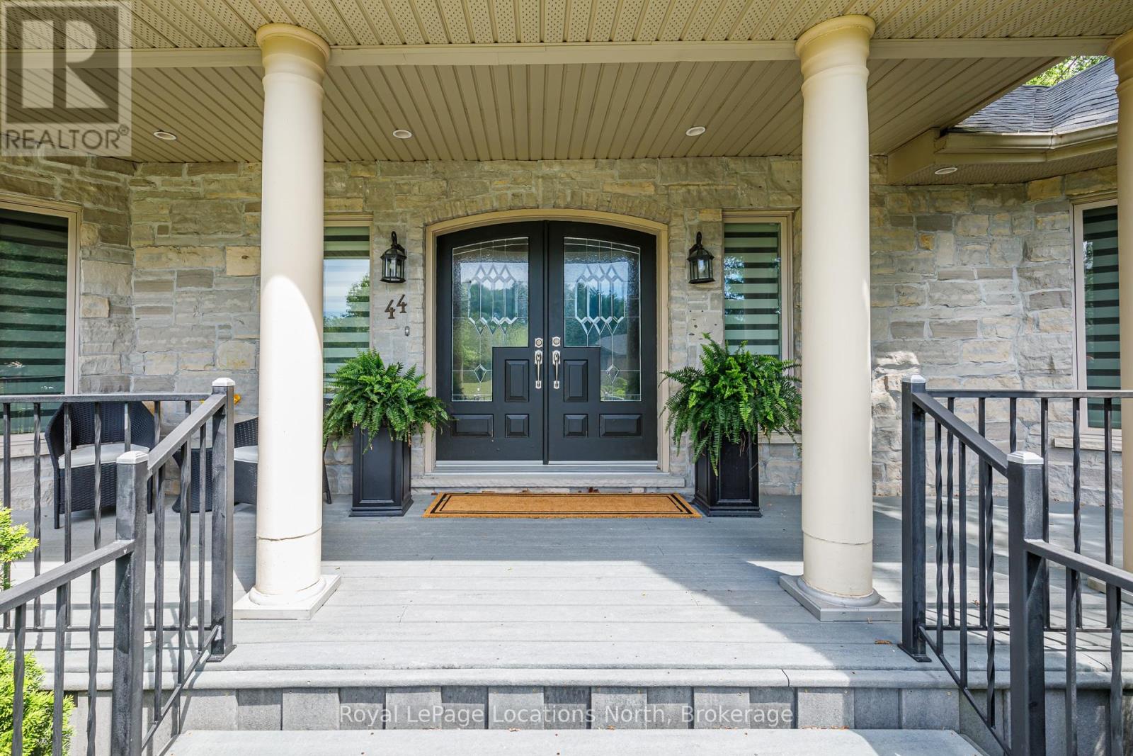 44 Blackburn Avenue, Clearview, Ontario  L0M 1P0 - Photo 6 - S13454120
