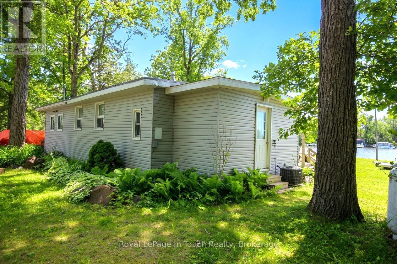 46 Long Point Road, Tay, Ontario  L0K 1E0 - Photo 2 - S13455178