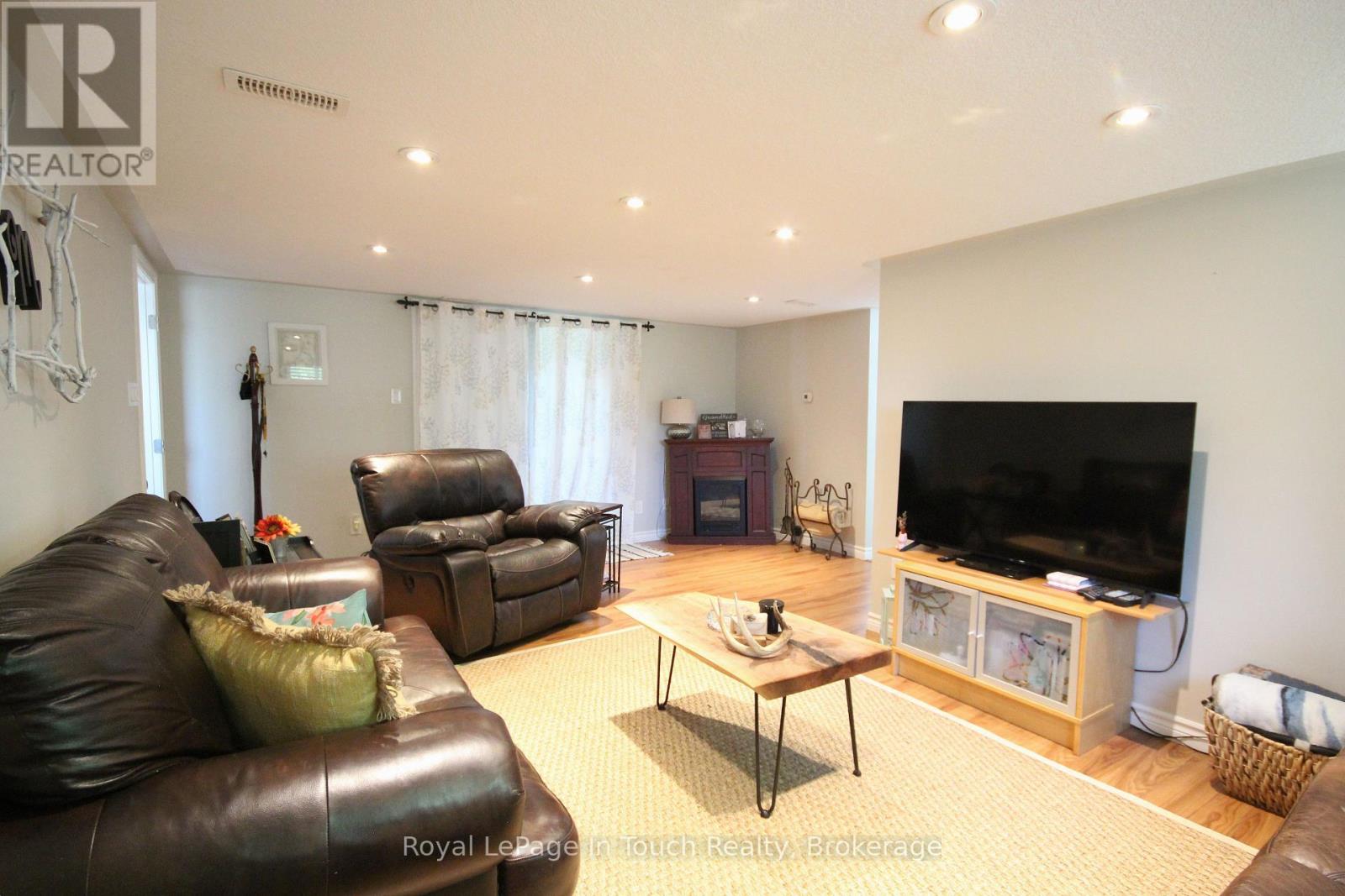 46 Long Point Road, Tay, Ontario  L0K 1E0 - Photo 5 - S13455178