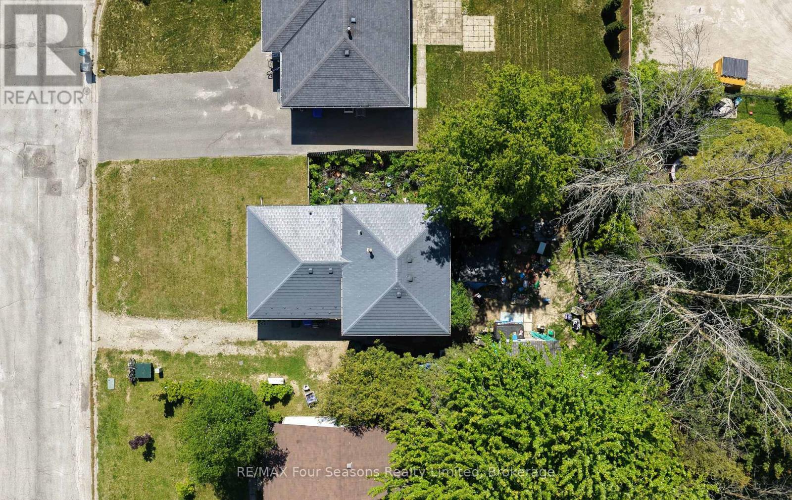 10 Rhonda Road, Collingwood, Ontario  L9Y 4G4 - Photo 2 - S13455332