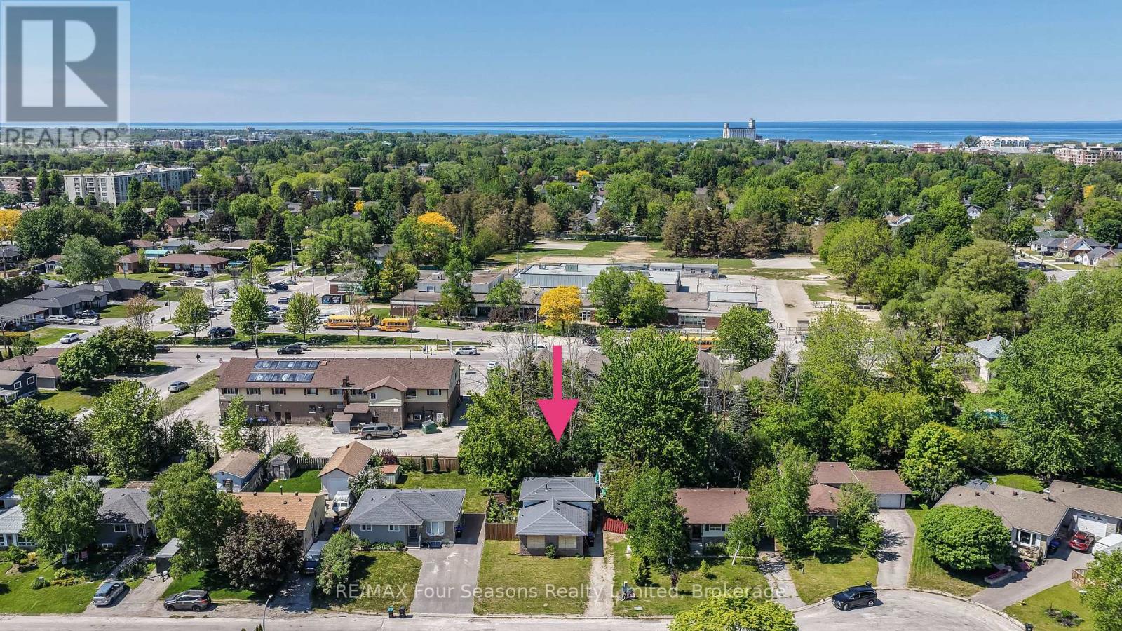 10 Rhonda Road, Collingwood, Ontario  L9Y 4G4 - Photo 3 - S13455332