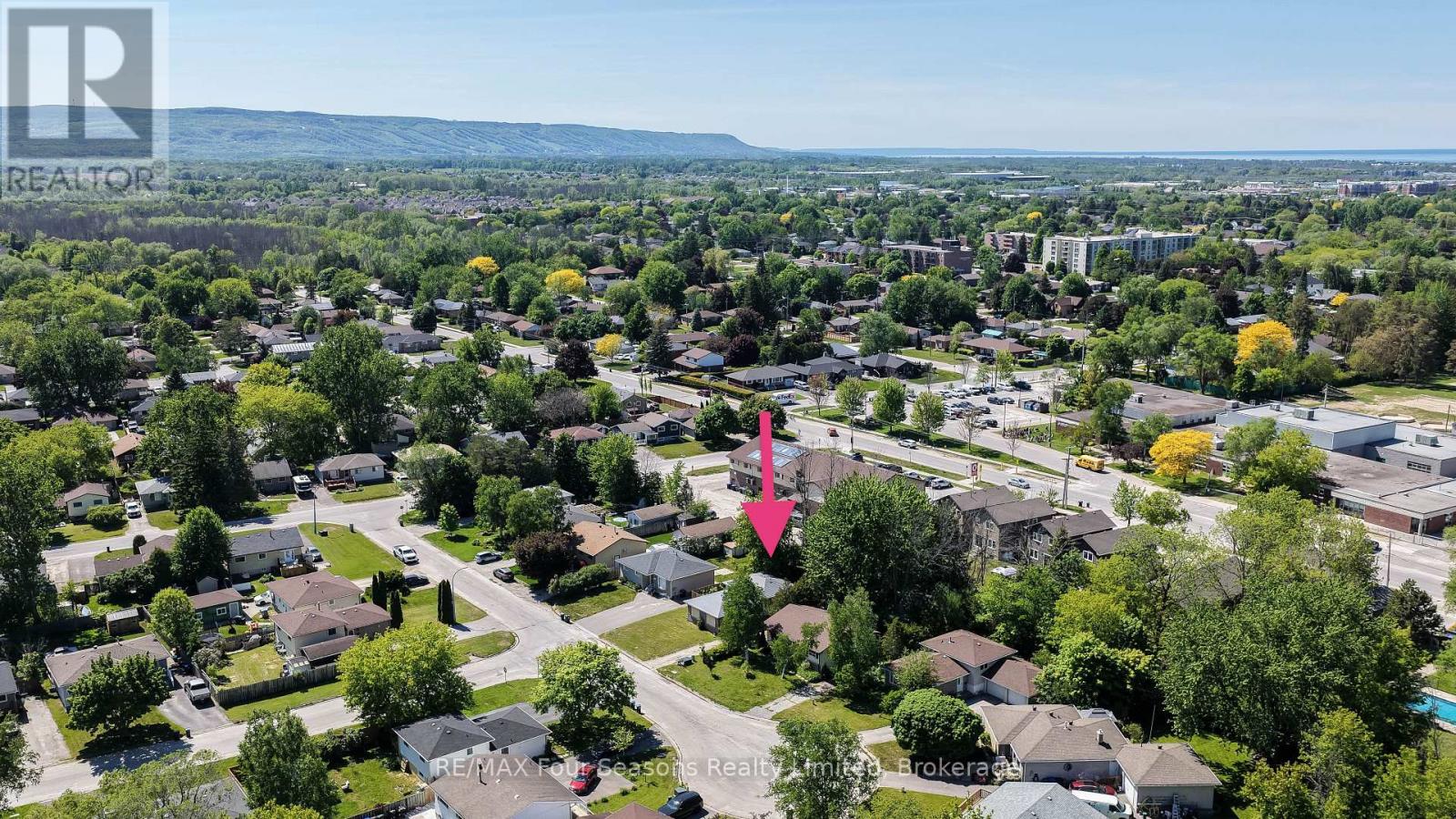 10 Rhonda Road, Collingwood, Ontario  L9Y 4G4 - Photo 4 - S13455332