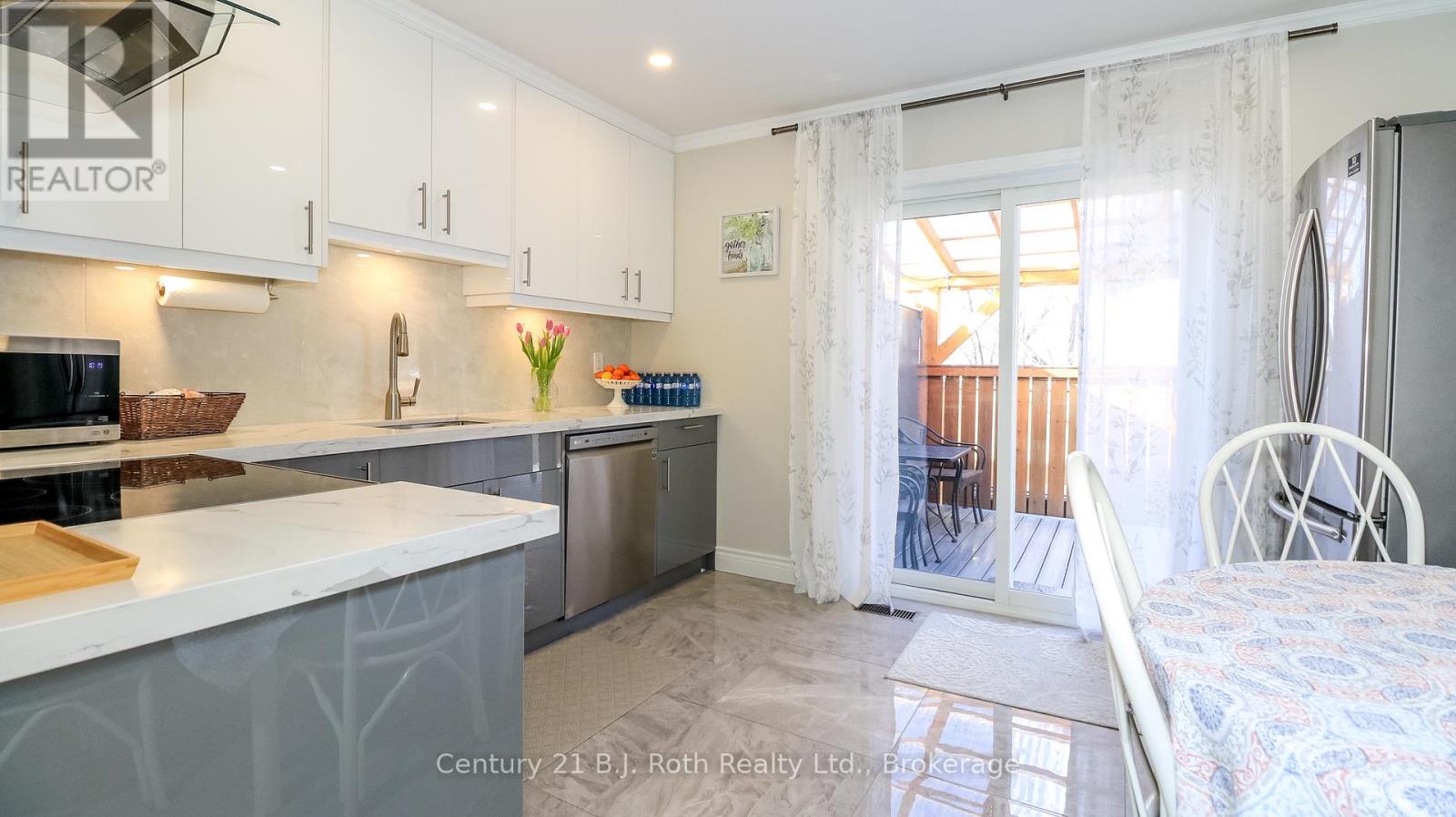 156 The Westway, Toronto, Ontario  M9P 2C1 - Photo 14 - W13455106