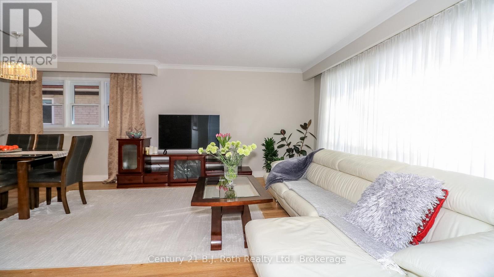 156 The Westway, Toronto, Ontario  M9P 2C1 - Photo 8 - W13455106