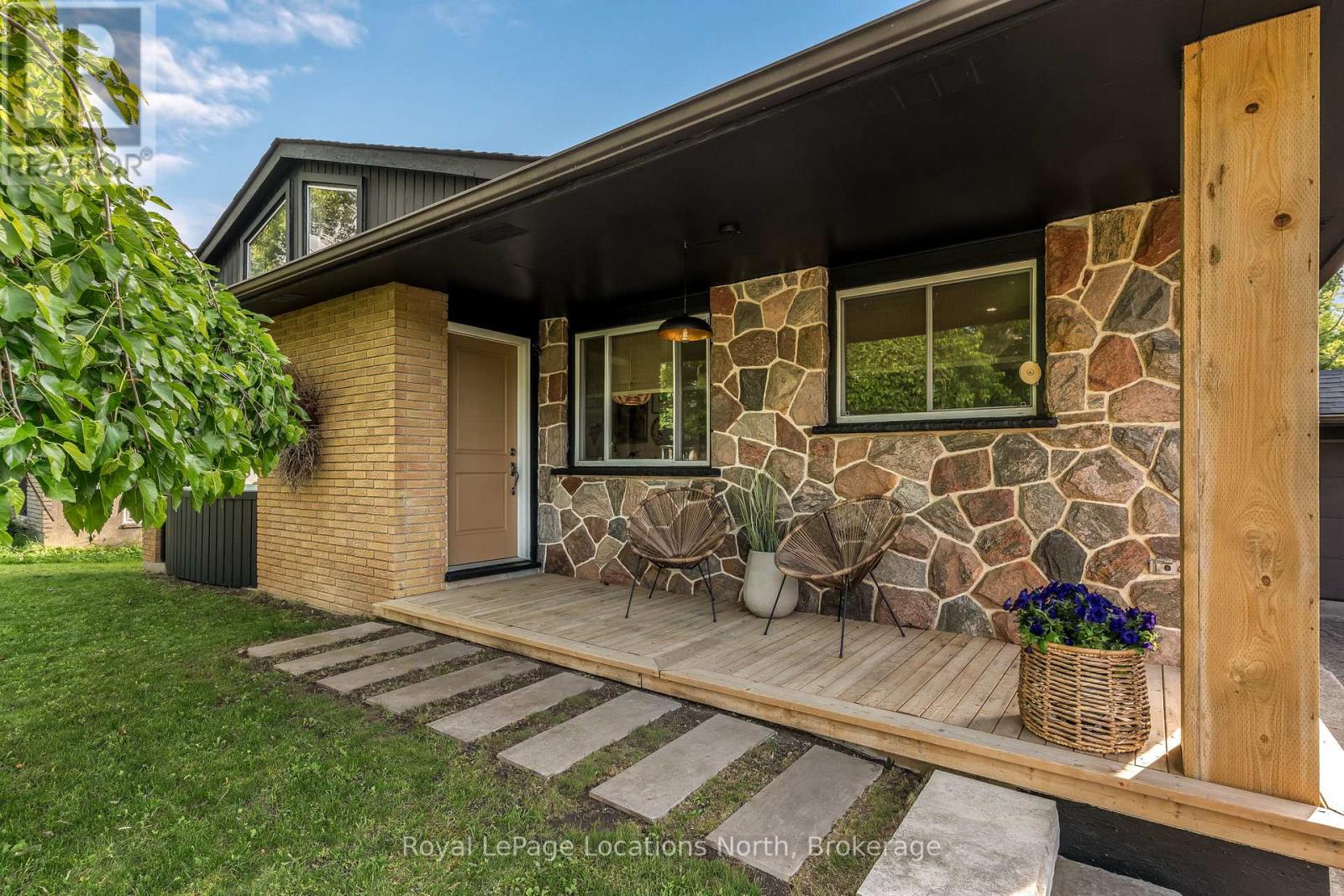 10 Park Road, Collingwood, Ontario  L9Y 3B9 - Photo 2 - S13455762