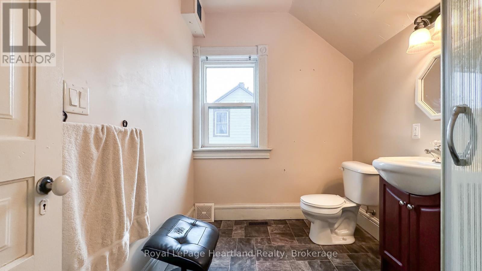 43 Trafalgar Street, Goderich, Ontario  N7A 1T4 - Photo 17 - X13456368