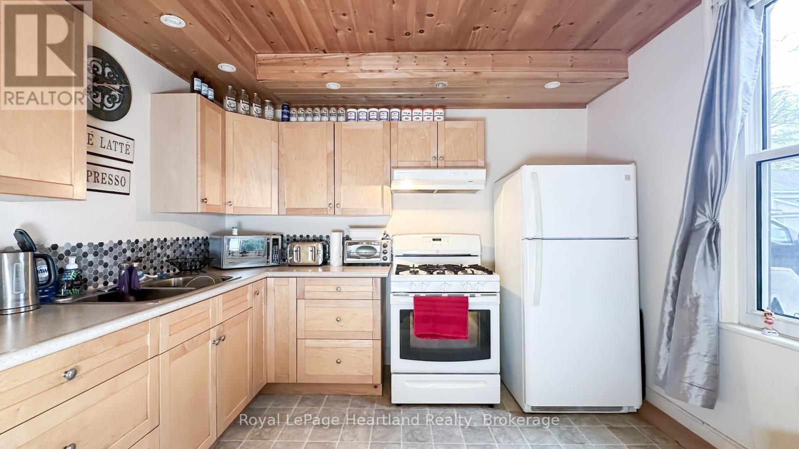 43 Trafalgar Street, Goderich, Ontario  N7A 1T4 - Photo 4 - X13456368