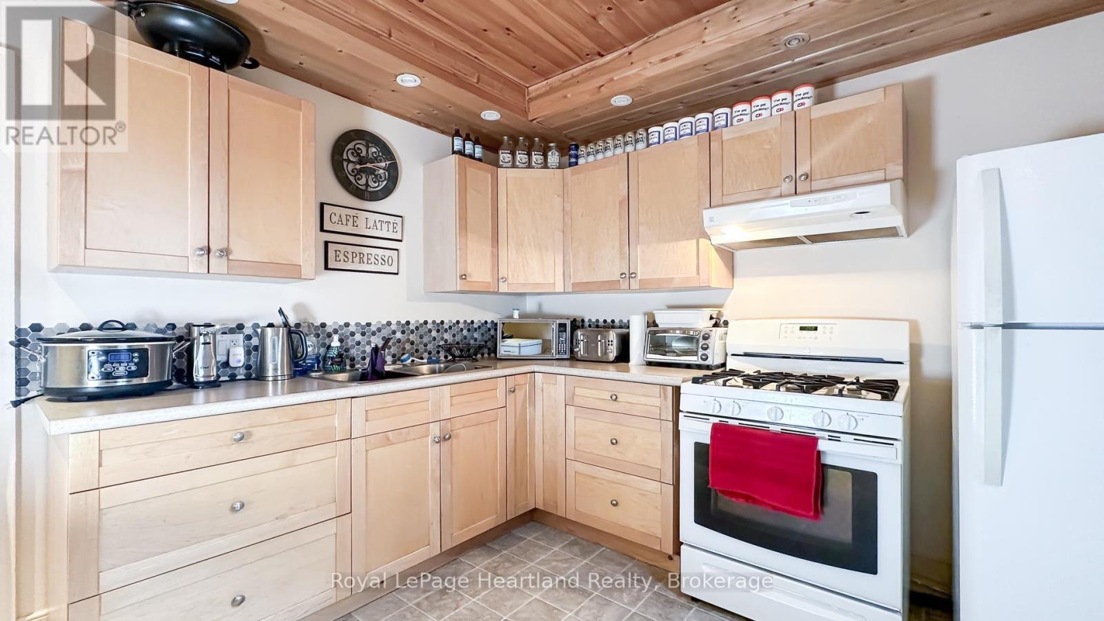 43 Trafalgar Street, Goderich, Ontario  N7A 1T4 - Photo 5 - X13456368