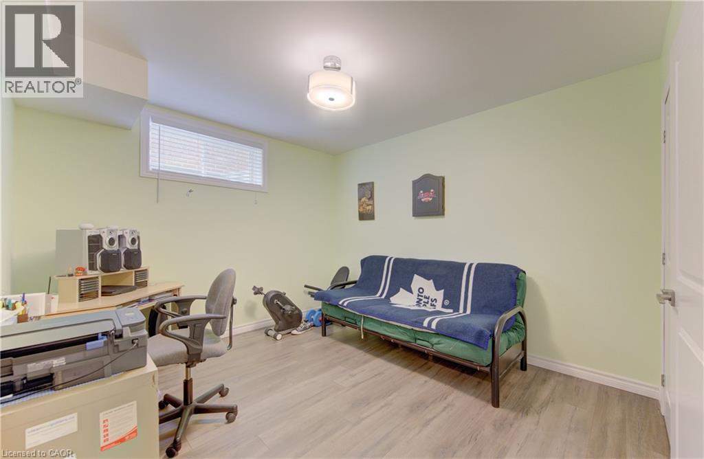 369 Zeller Drive, Kitchener, Ontario  N2A 0A3 - Photo 31 - 40840535