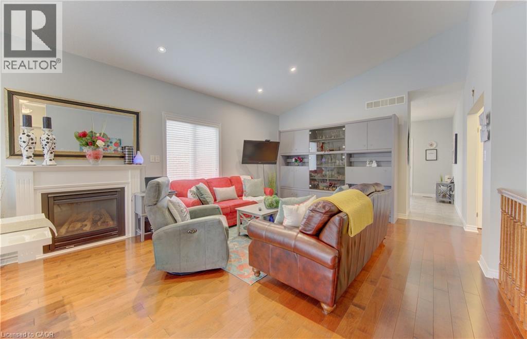 369 Zeller Drive, Kitchener, Ontario  N2A 0A3 - Photo 6 - 40840535