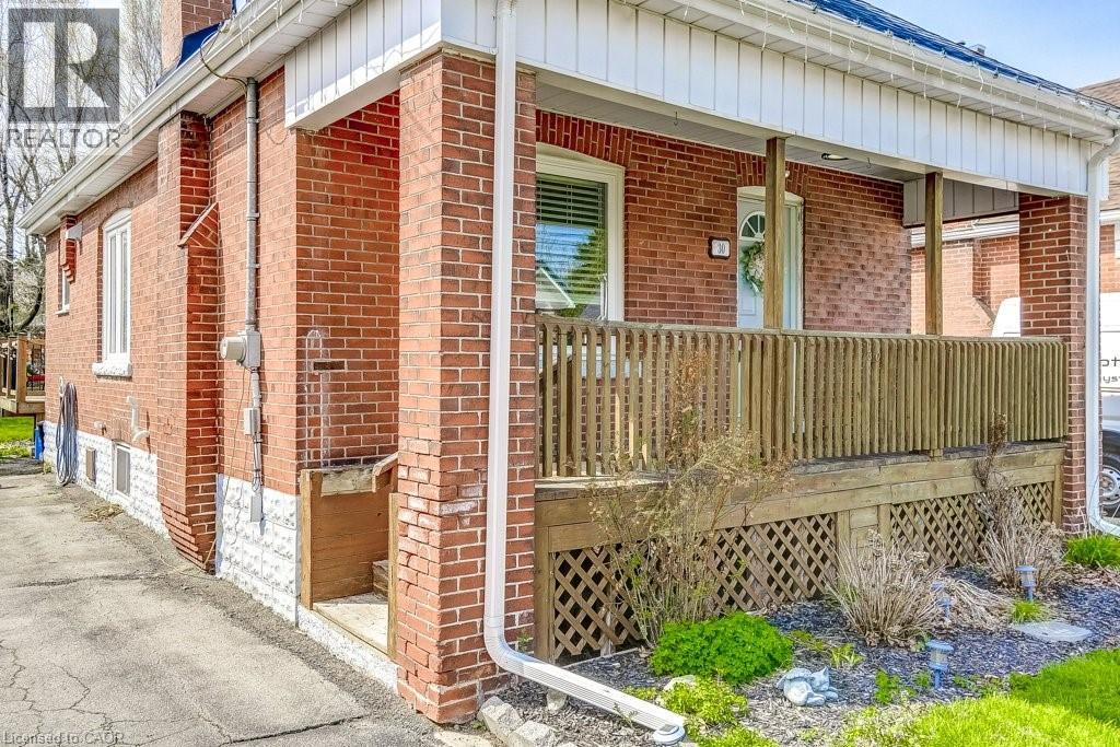30 East 15th Street, Hamilton, Ontario  L9A 4E7 - Photo 3 - 40840767