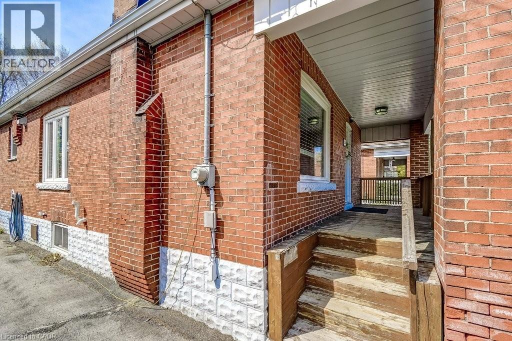 30 East 15th Street, Hamilton, Ontario  L9A 4E7 - Photo 4 - 40840767
