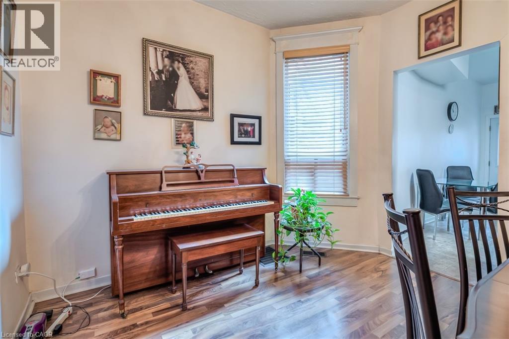 41 Springhurst Avenue, Toronto, Ontario  M6K 1B4 - Photo 8 - 40840811