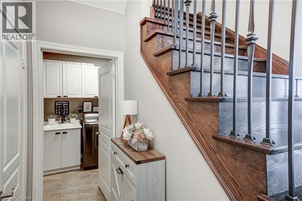 23 Mcknight Avenue, Waterdown, Ontario  L8B 0R5 - Photo 15 - 40840531