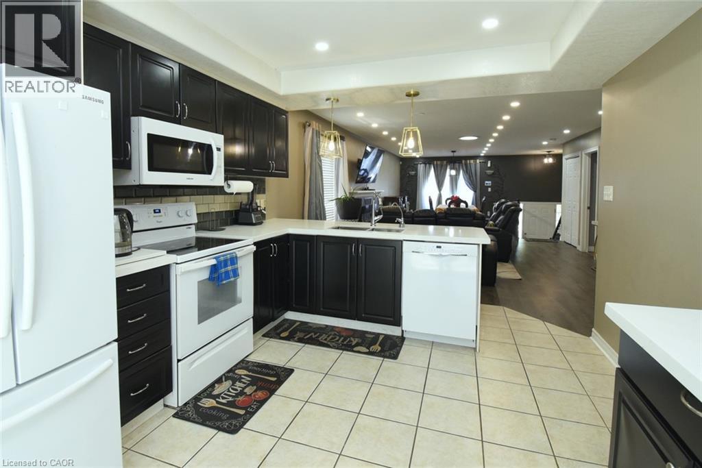 334 St. Lawrence Drive, Welland, Ontario  L3C 7H7 - Photo 13 - 40837158