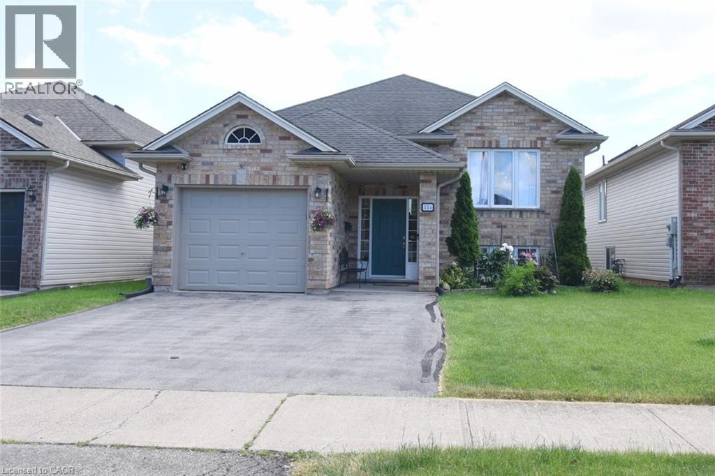 334 St. Lawrence Drive, Welland, Ontario  L3C 7H7 - Photo 3 - 40837158
