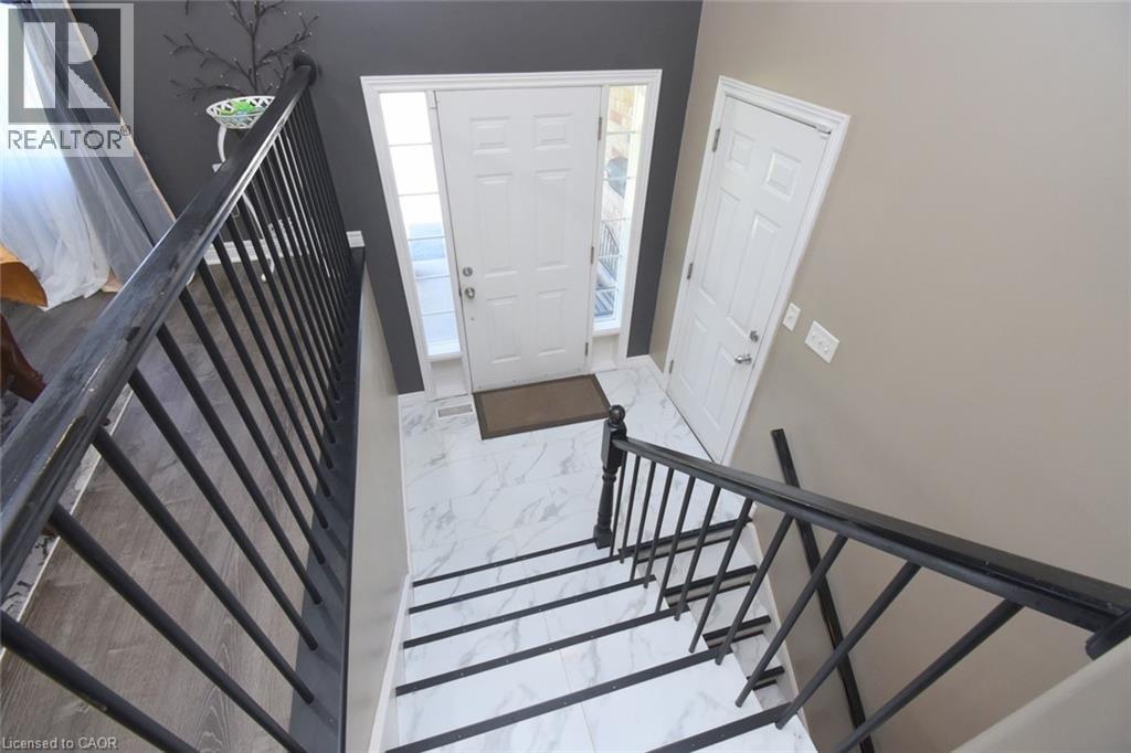 334 St. Lawrence Drive, Welland, Ontario  L3C 7H7 - Photo 4 - 40837158