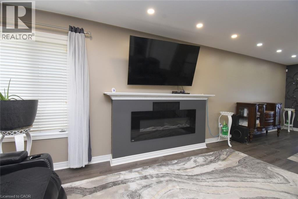 334 St. Lawrence Drive, Welland, Ontario  L3C 7H7 - Photo 5 - 40837158
