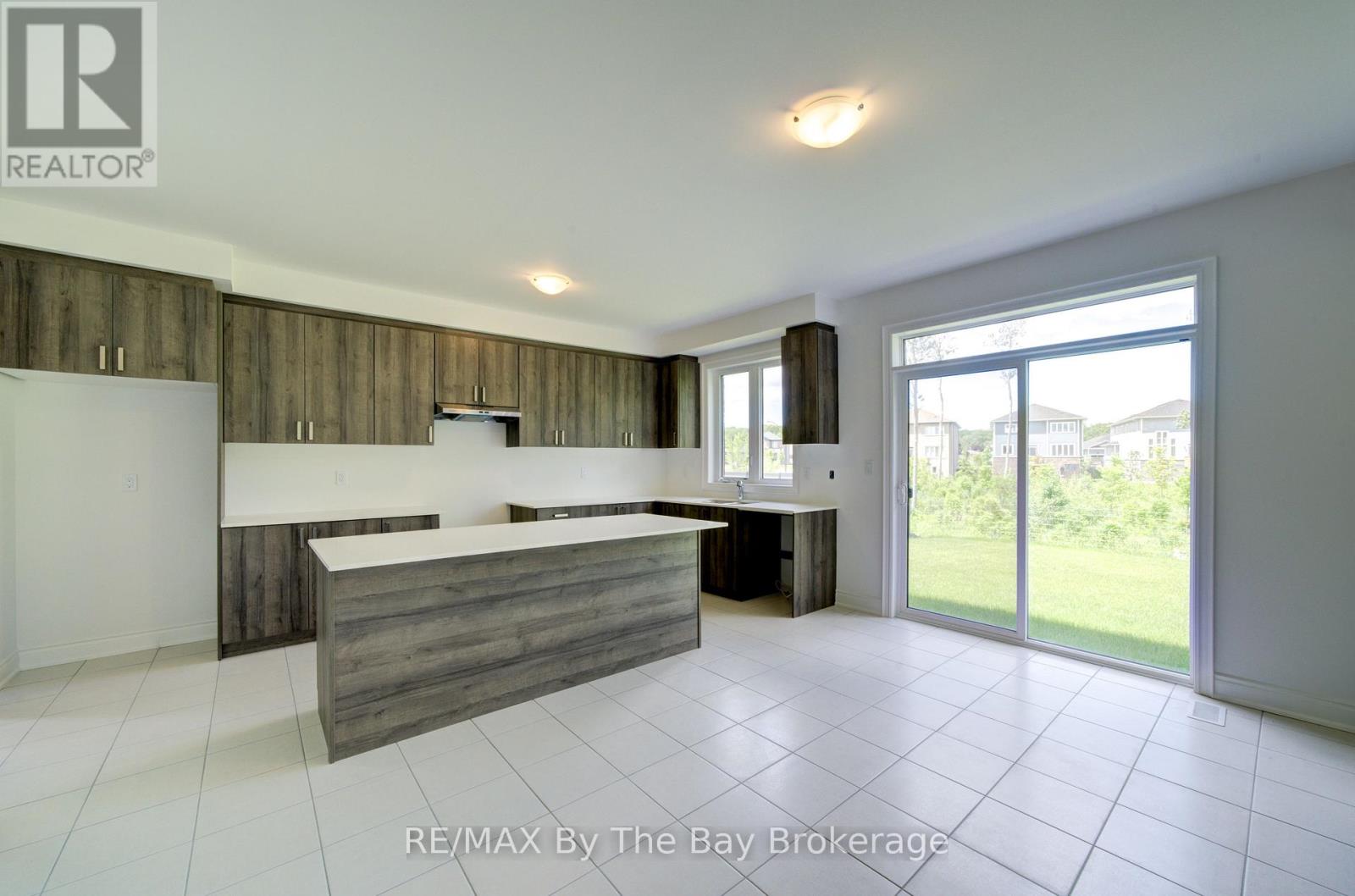 18 Amber Drive, Wasaga Beach, Ontario  L9Z 0R9 - Photo 10 - S13457602