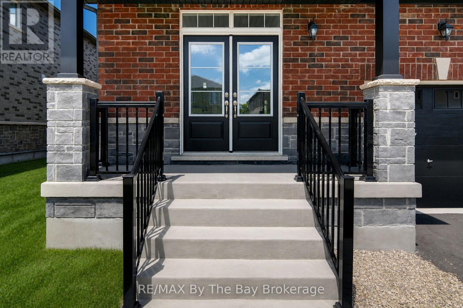 18 Amber Drive, Wasaga Beach, Ontario  L9Z 0R9 - Photo 2 - S13457602