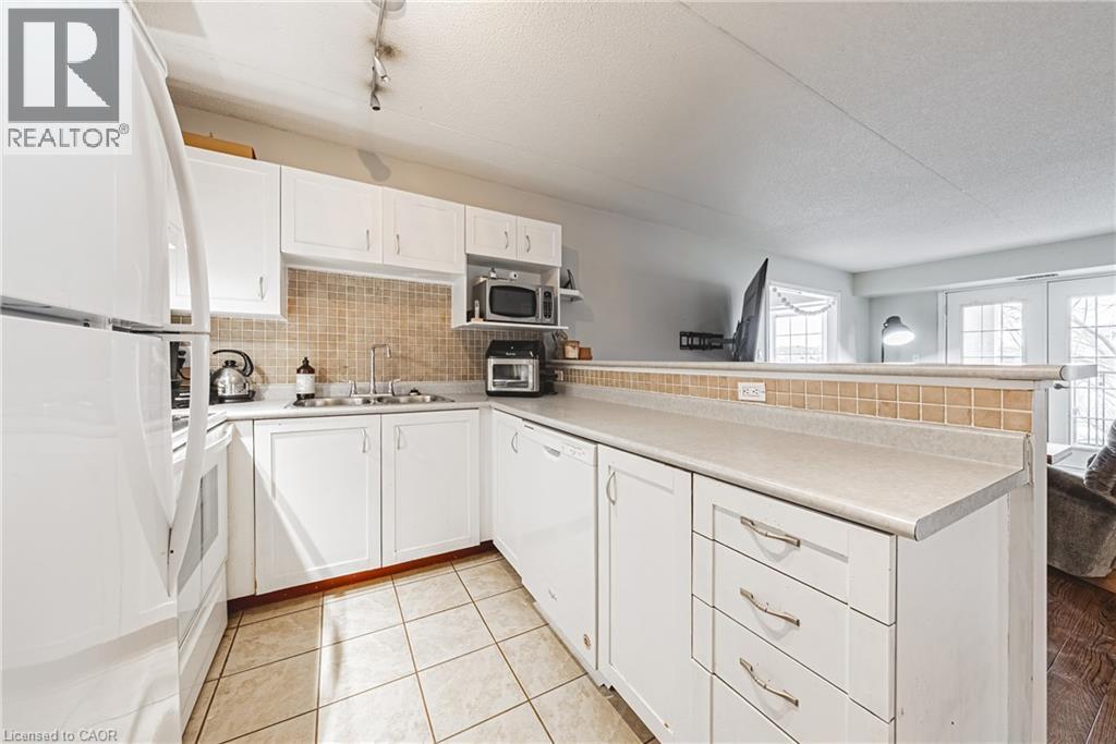 1451 Walkers Line Unit# 313, Burlington, Ontario  L7M 4P1 - Photo 6 - 40839852