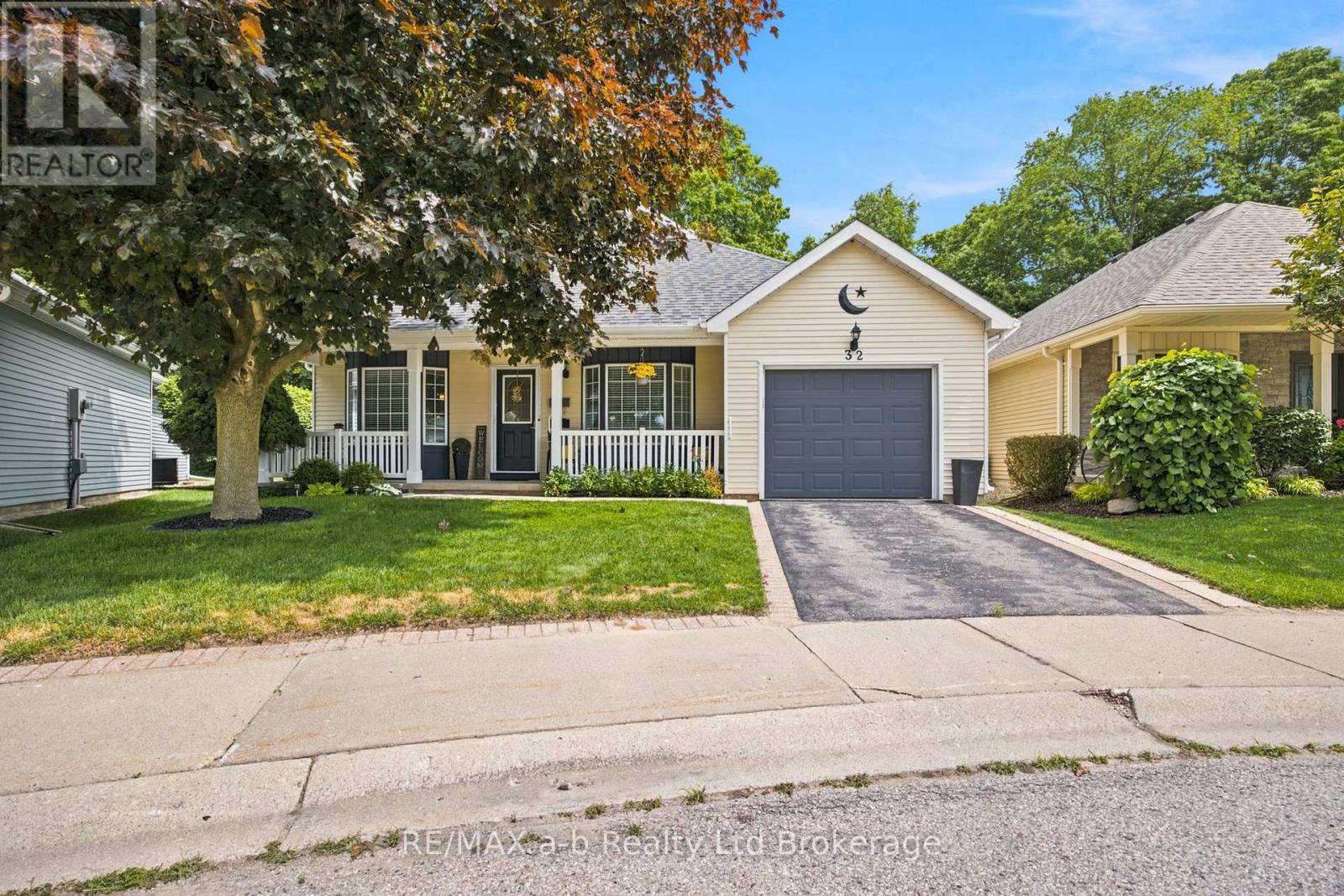32 Wilkins Crescent, Tillsonburg, Ontario  N4G 5M6 - Photo 2 - X13457574