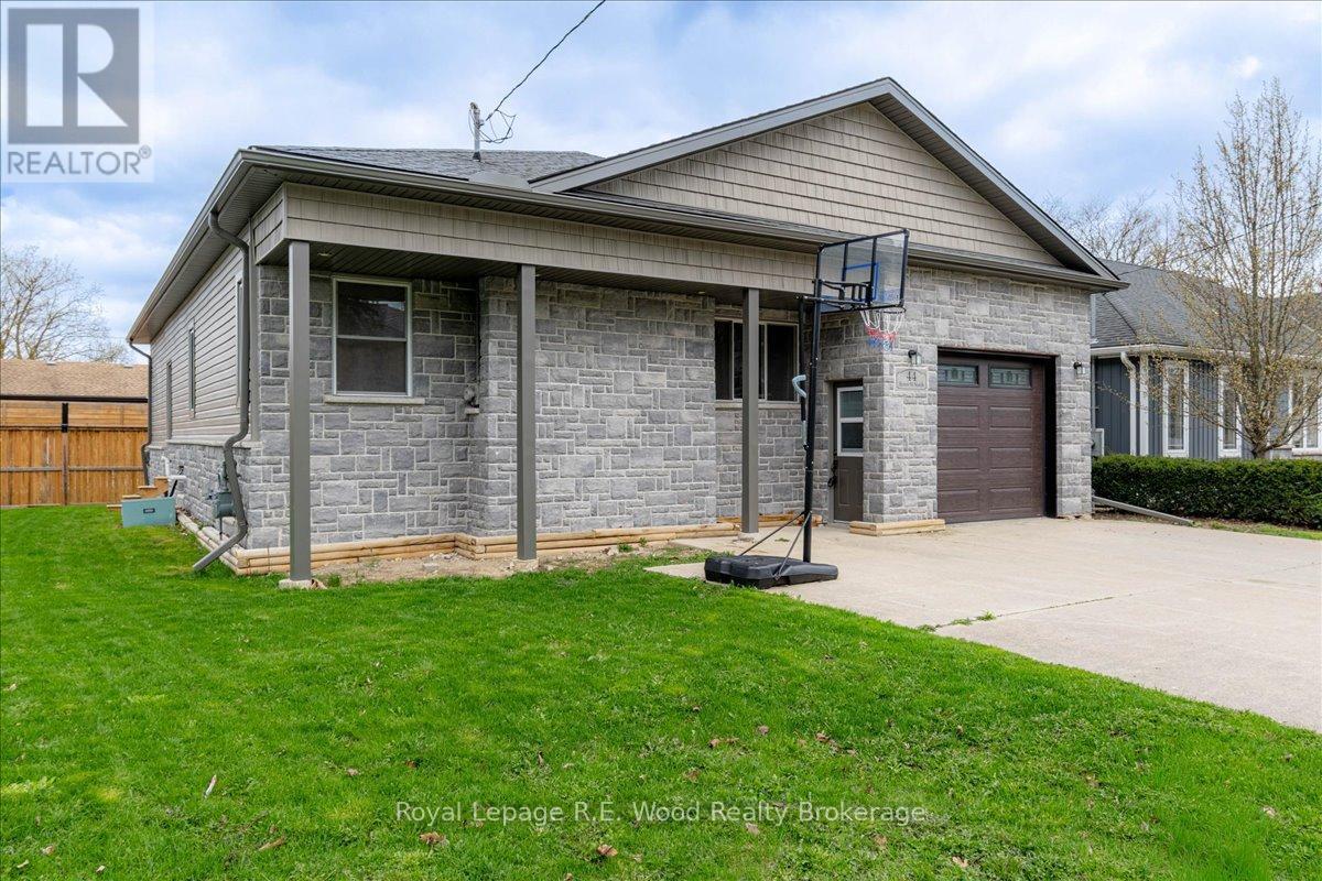 44 Stover Street N, Norwich, Ontario  N0J 1P0 - Photo 2 - X13457920
