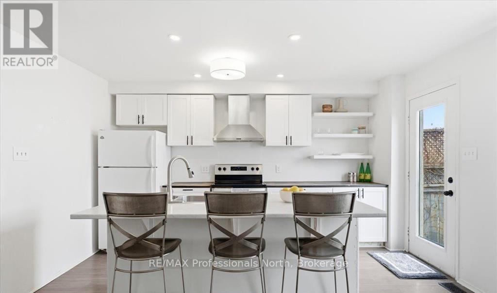 98 Roxton Road, Oakville, Ontario  L6H 6V4 - Photo 6 - W13457718
