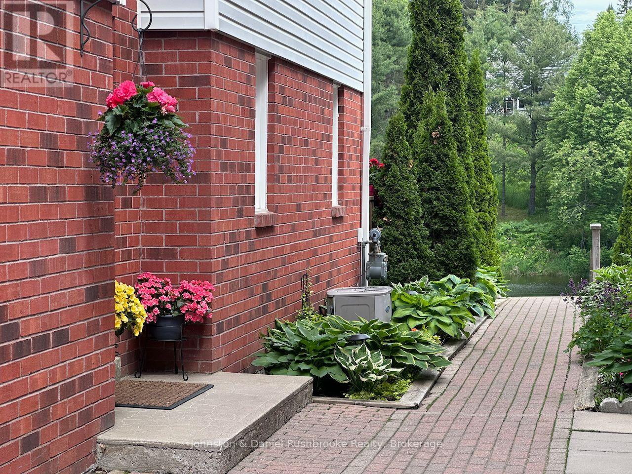 39 Shoreline Drive, Bracebridge, Ontario  P1L 1Z3 - Photo 38 - X13457784