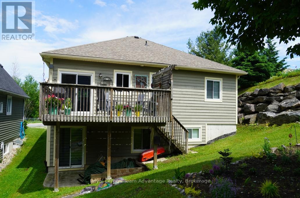 40 Winnifred Avenue E, Parry Sound, Ontario  P2A 2E7 - Photo 2 - X13457918