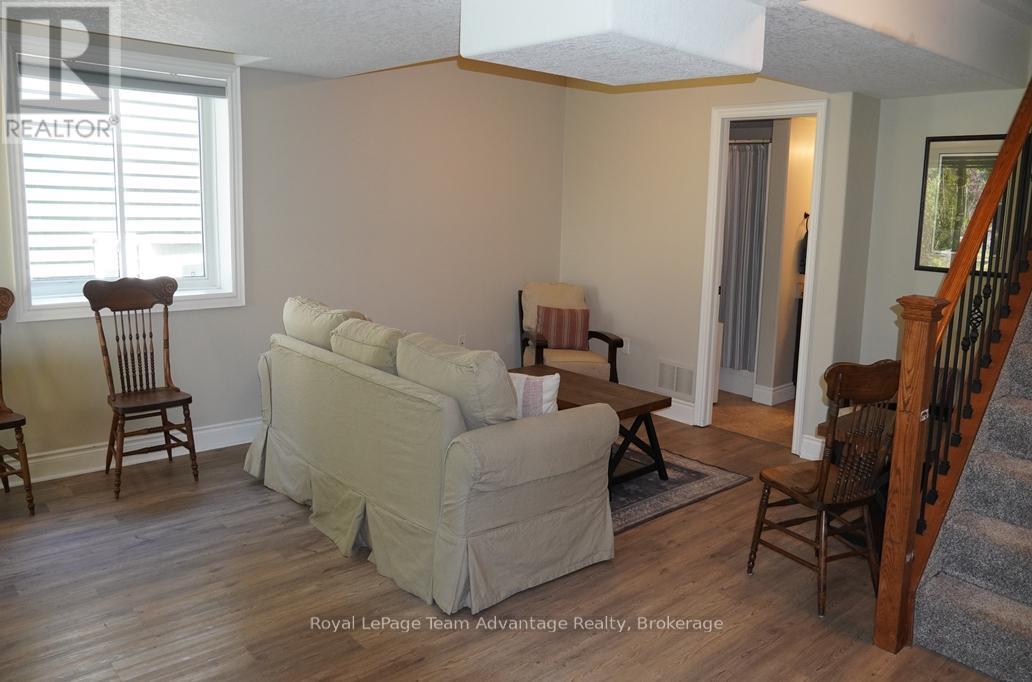 40 Winnifred Avenue E, Parry Sound, Ontario  P2A 2E7 - Photo 20 - X13457918