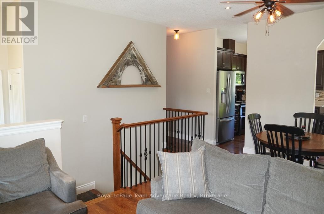 40 Winnifred Avenue E, Parry Sound, Ontario  P2A 2E7 - Photo 7 - X13457918