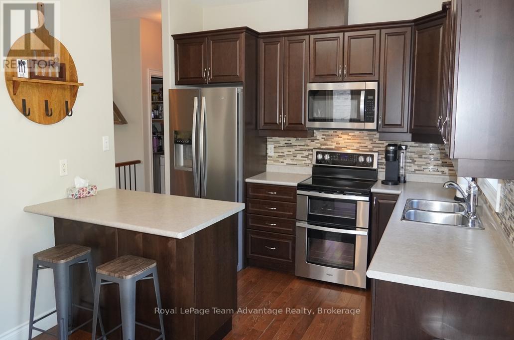 40 Winnifred Avenue E, Parry Sound, Ontario  P2A 2E7 - Photo 8 - X13457918