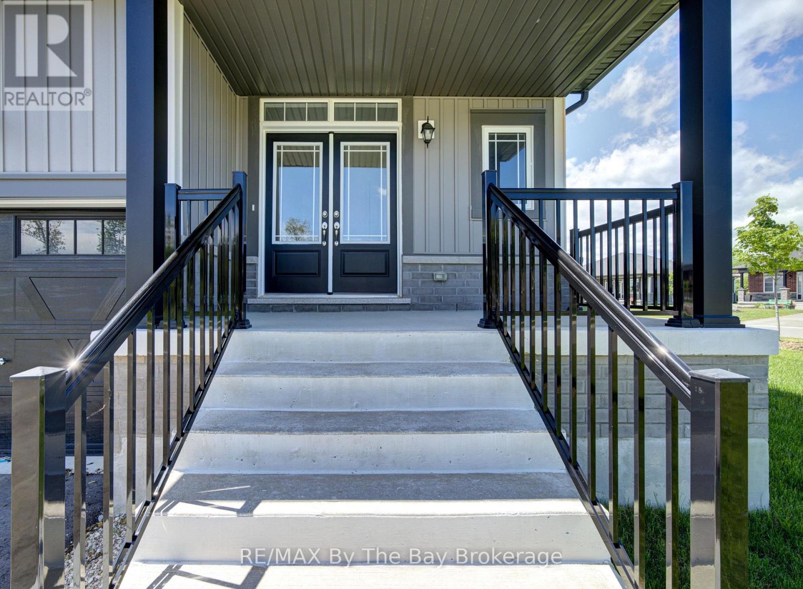 1 Amber Drive, Wasaga Beach, Ontario  L9Z 0R9 - Photo 3 - S13458016