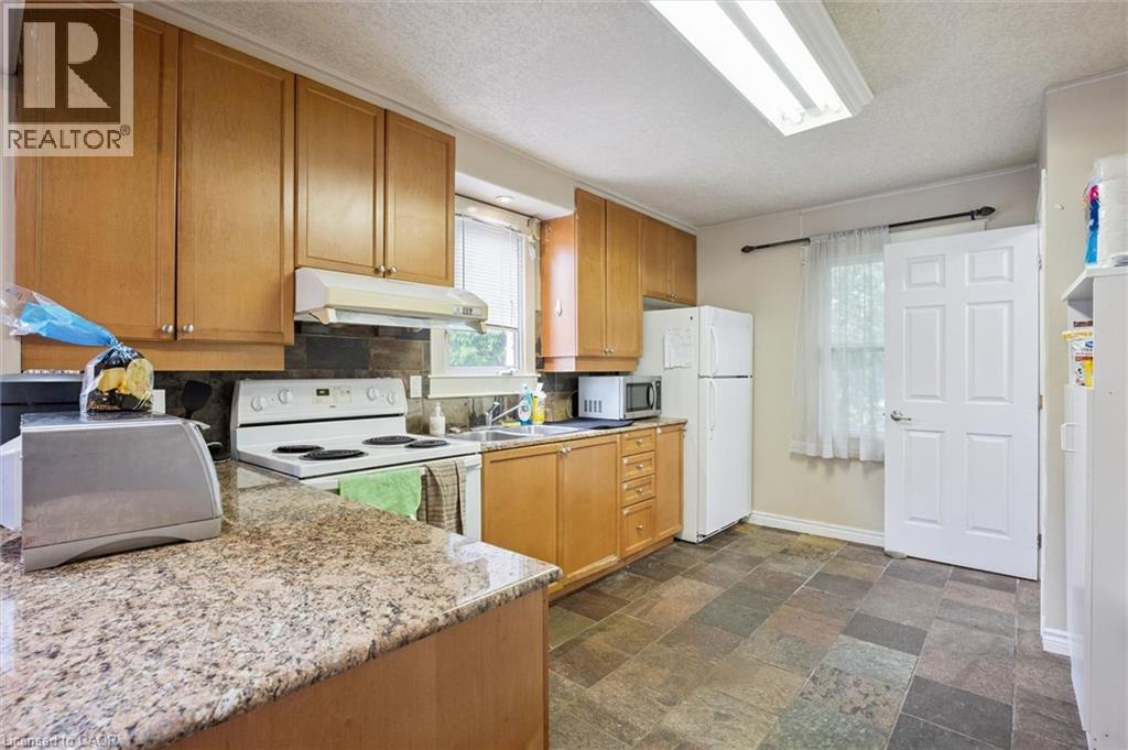 16 Beaucourt Place, Hamilton, Ontario  L8S 2P7 - Photo 5 - 40840126