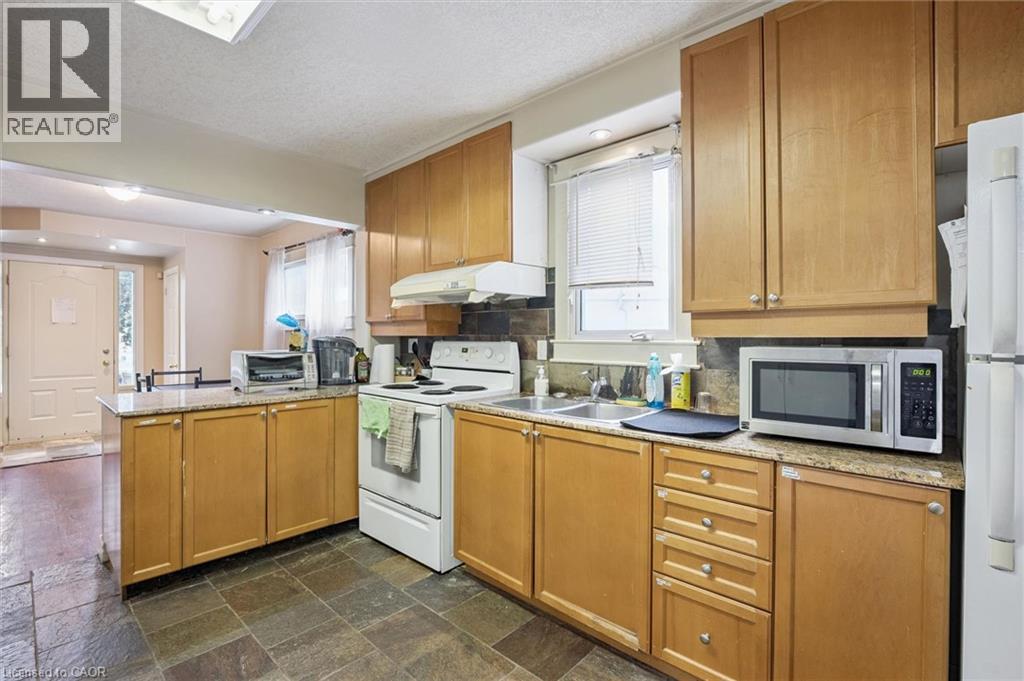 16 Beaucourt Place, Hamilton, Ontario  L8S 2P7 - Photo 6 - 40840126