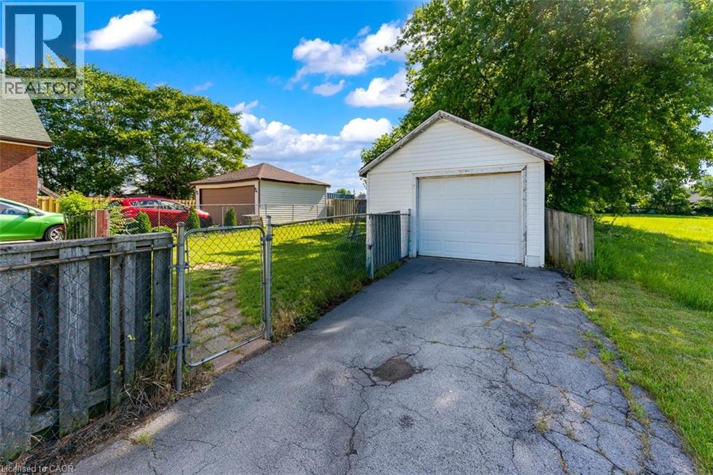 5932 Carlton Avenue, Niagara Falls, Ontario  L2G 5J5 - Photo 3 - 40840508
