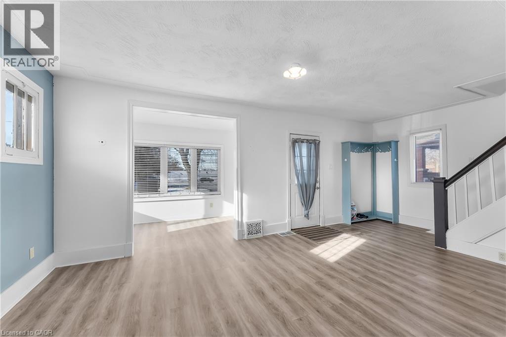 5932 Carlton Avenue, Niagara Falls, Ontario  L2G 5J5 - Photo 6 - 40840508