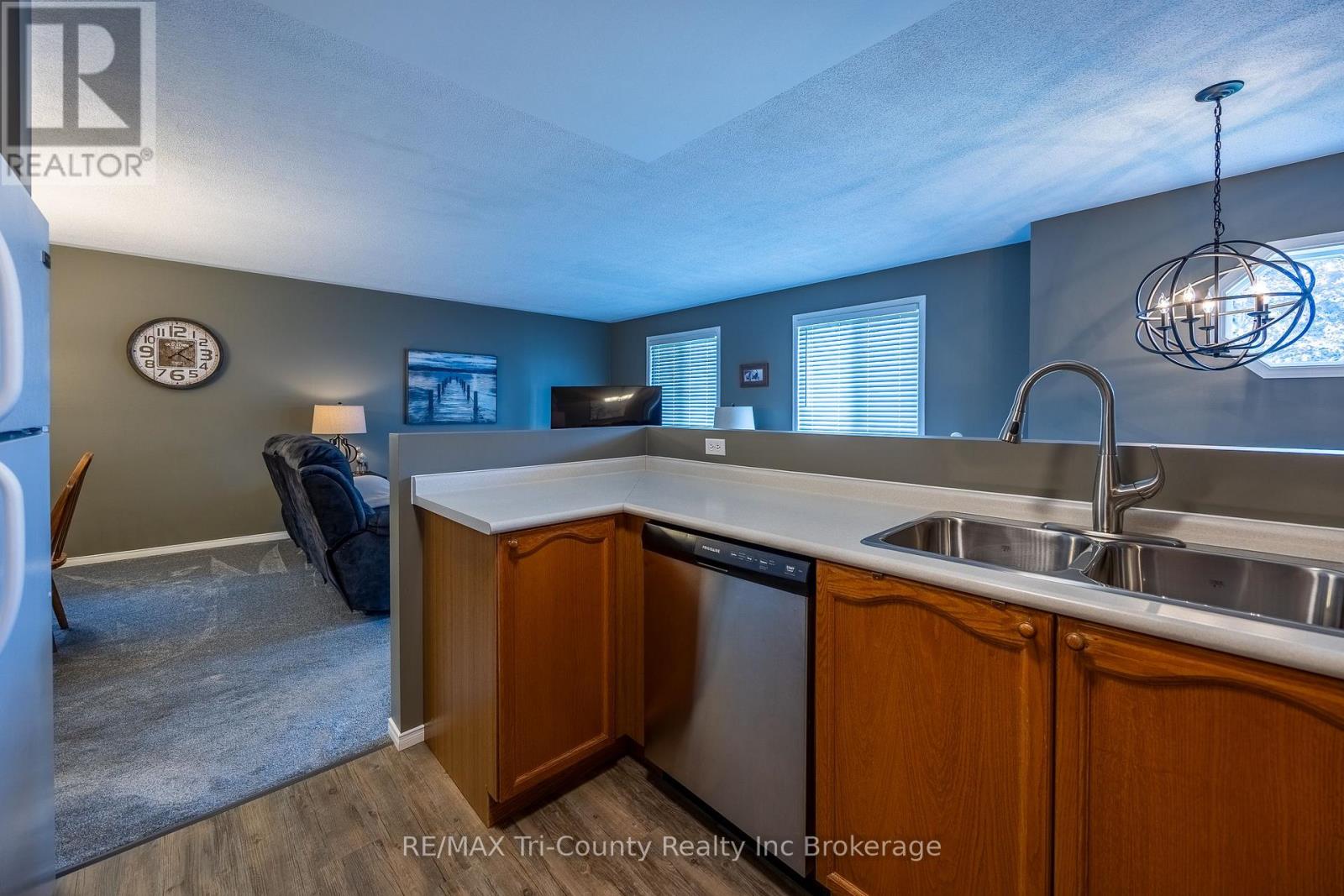 23 Magnolia Drive, Tillsonburg, Ontario  N4G 5N9 - Photo 7 - X13458988