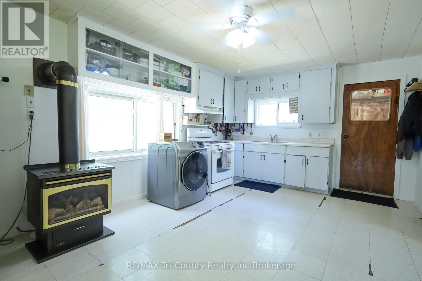 4942 59 Highway, Norfolk, Ontario  N0J 1E0 - Photo 5 - X13459026