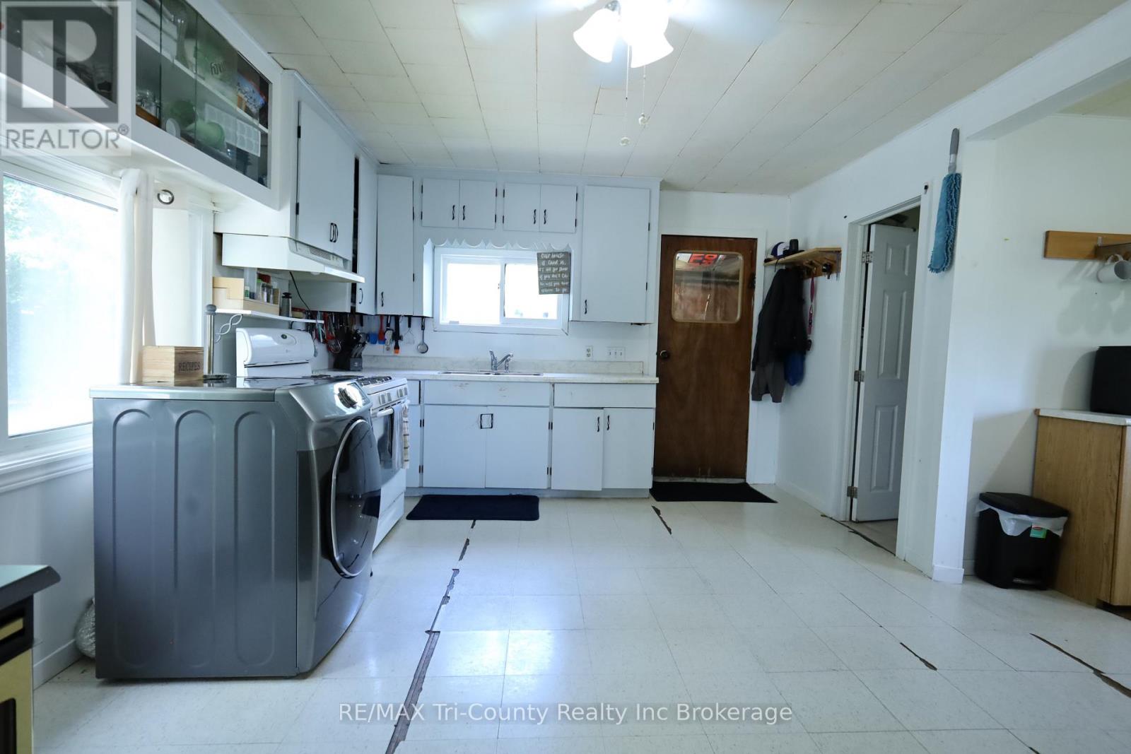 4942 59 Highway, Norfolk, Ontario  N0J 1E0 - Photo 6 - X13459026