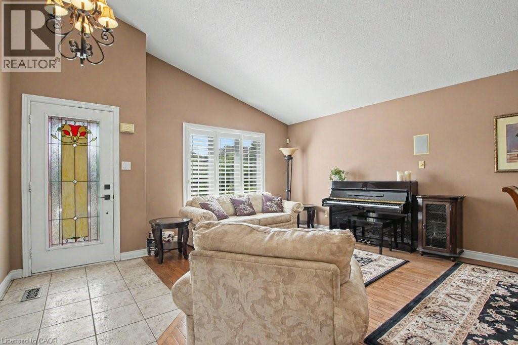 6 Theodore Drive, Hamilton, Ontario  L9A 5J8 - Photo 5 - 40840963