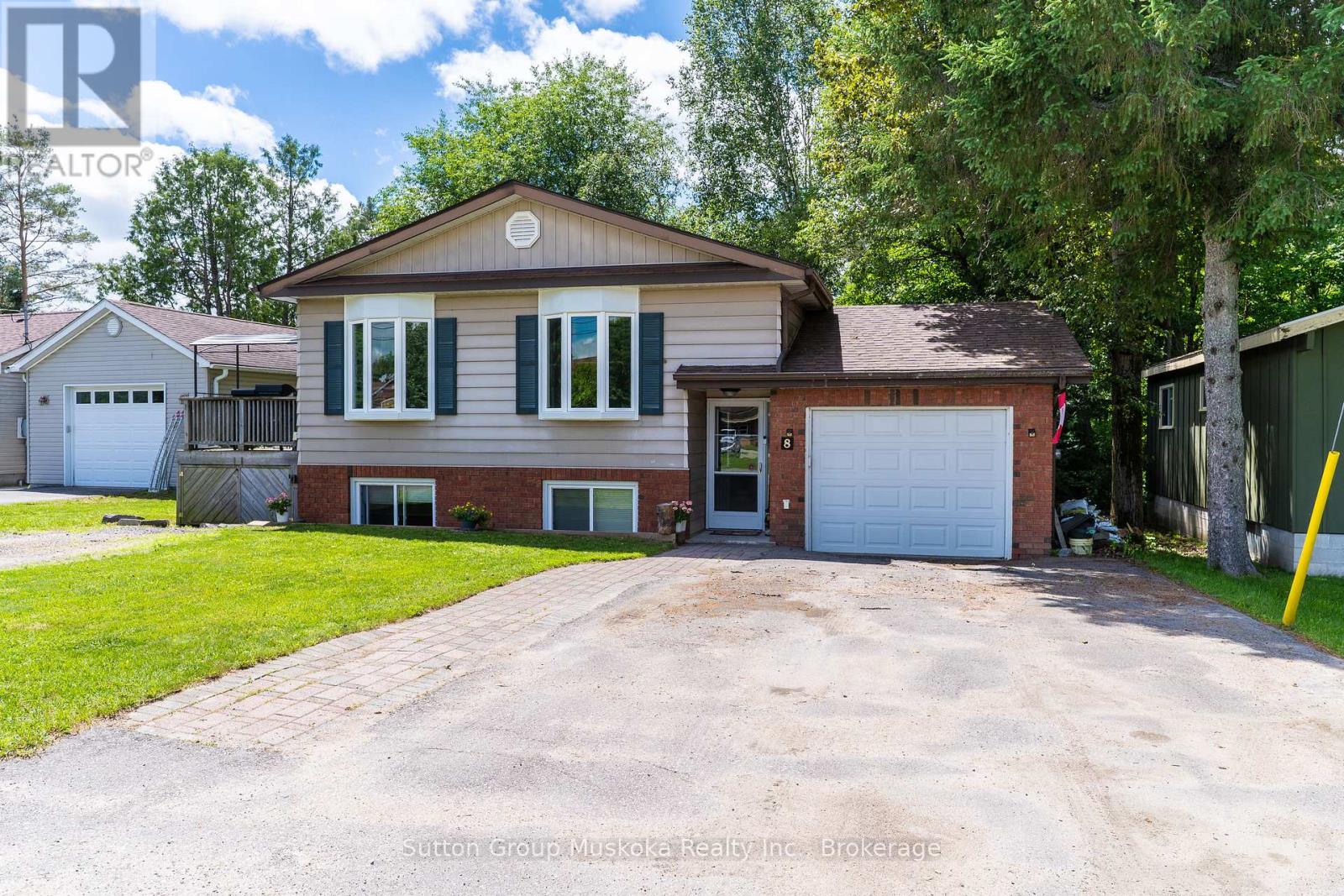 8 Gouldie Street, Huntsville, Ontario  P1H 1M5 - Photo 2 - X13459234