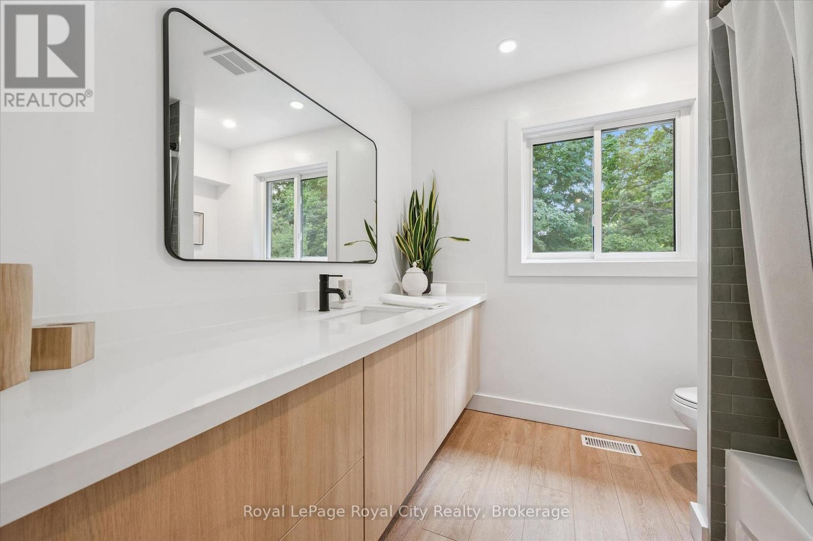 535 Sprucehill Avenue, Waterloo, Ontario  N2L 4V8 - Photo 30 - X13459364