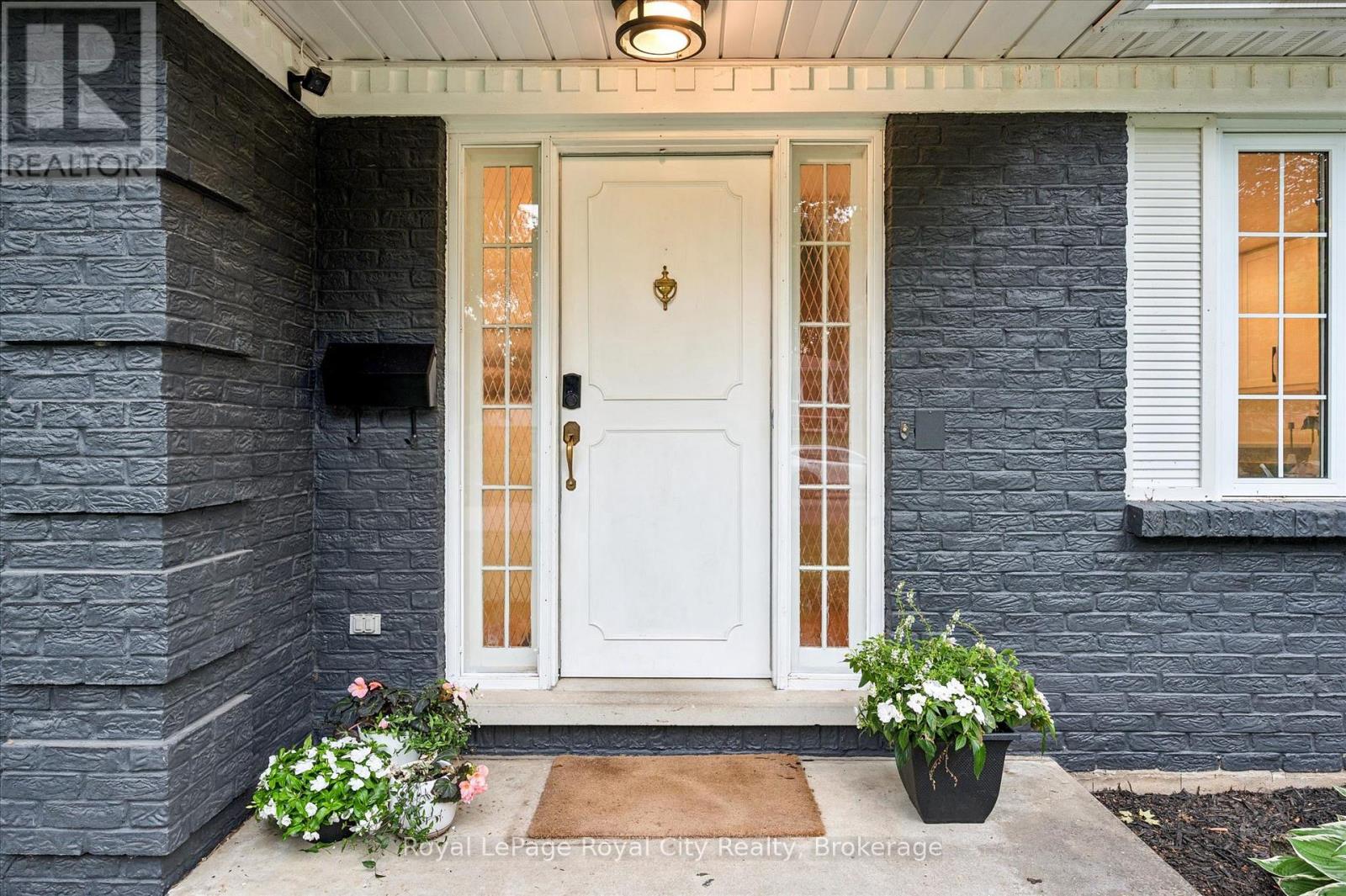 535 Sprucehill Avenue, Waterloo, Ontario  N2L 4V8 - Photo 4 - X13459364