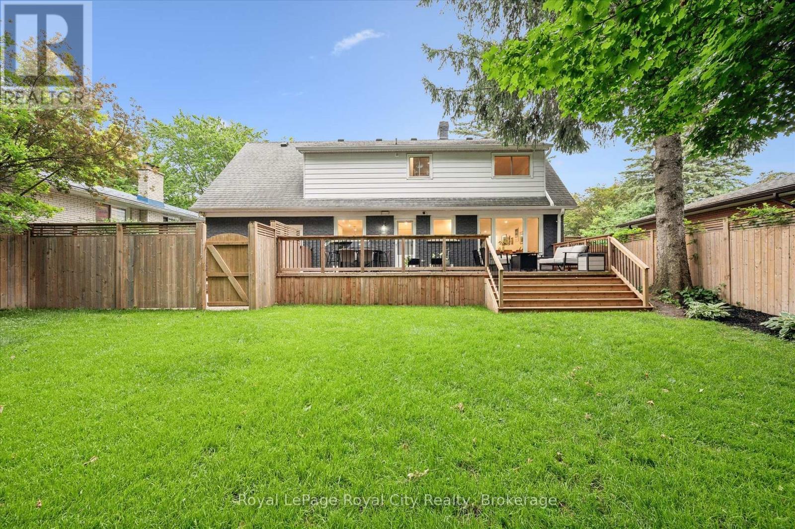 535 Sprucehill Avenue, Waterloo, Ontario  N2L 4V8 - Photo 45 - X13459364