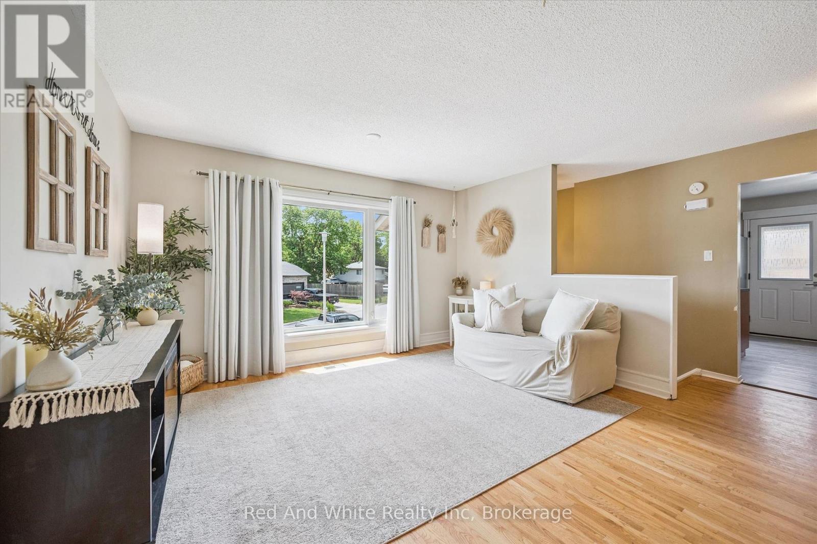24 Byton Lane, Cambridge, Ontario  N1S 4L9 - Photo 5 - X13459834