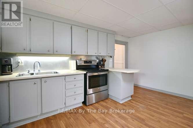 11 Edward Street W, Clearview, Ontario  L0M 1G0 - Photo 7 - S13460000