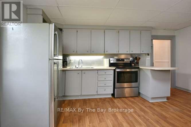11 Edward Street W, Clearview, Ontario  L0M 1G0 - Photo 8 - S13460000