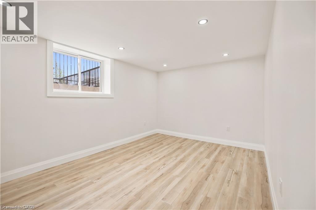 129 St George Street, Kitchener, Ontario  N2G 2T2 - Photo 39 - 40840229